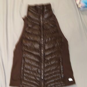 ALO Yoga Women's Sleek brown Quilted Vest